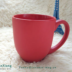 On various materials of ceramic coffee mugs---white porcelain