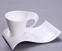 The firing temperature of white porcelain mug and stoneware mug
